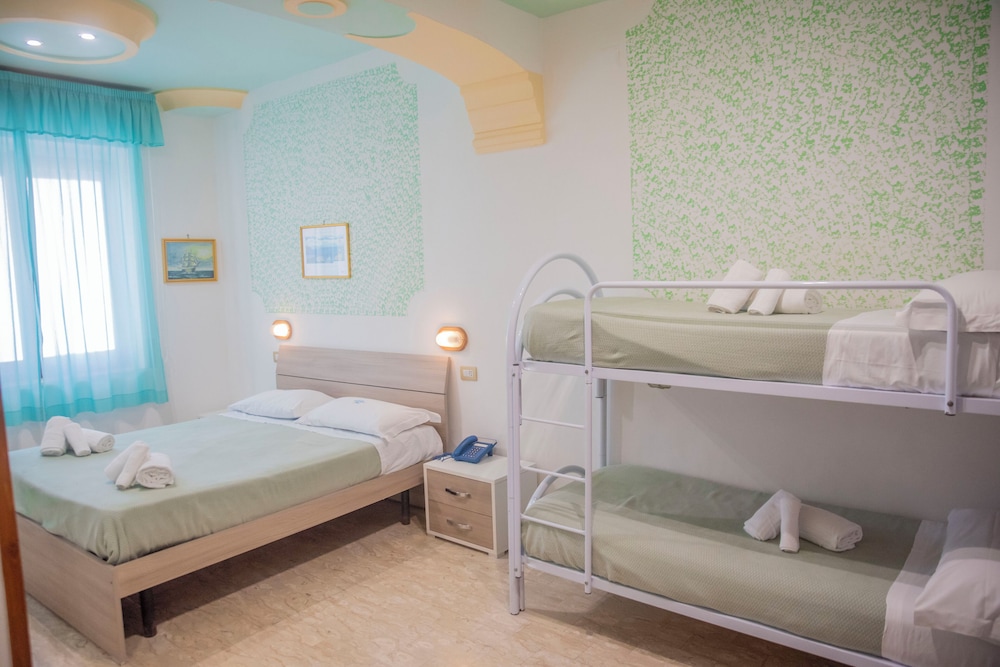 HOTEL LE TRE CARAVELLE 12/50