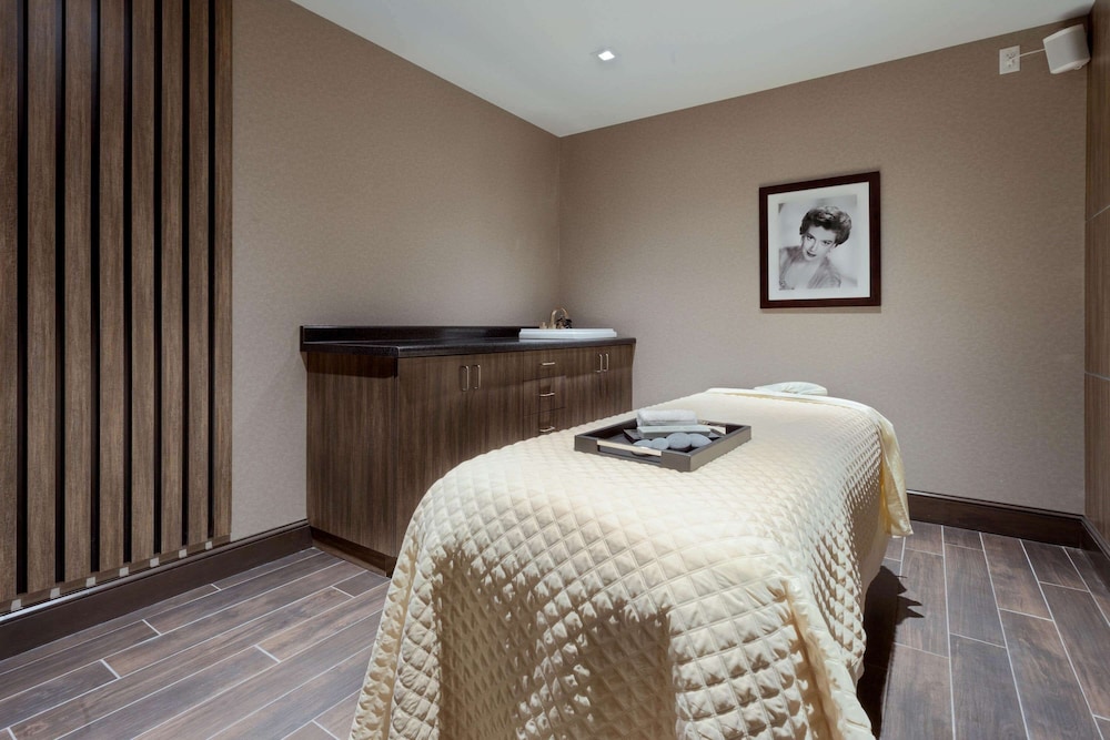 Hotel Retlaw, Trademark Collection by Wyndham 22/42