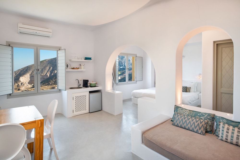 Skyfall Suites 52/79