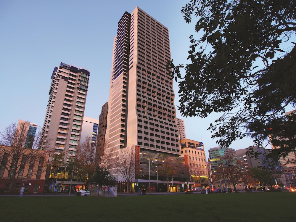 Oaks Melbourne on William Suites 2/50