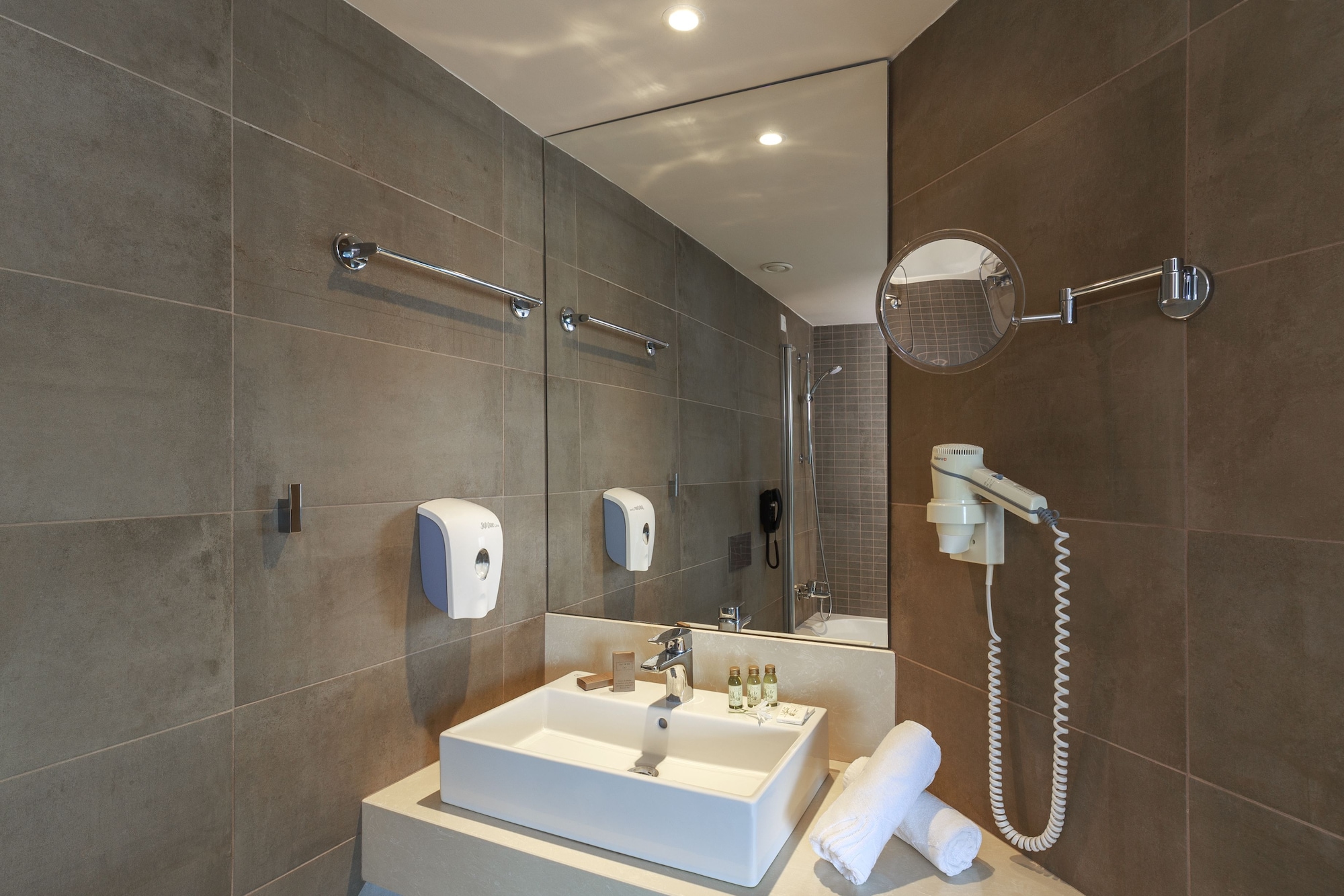 EXECUTIVE, SUITE, SEA VIEW