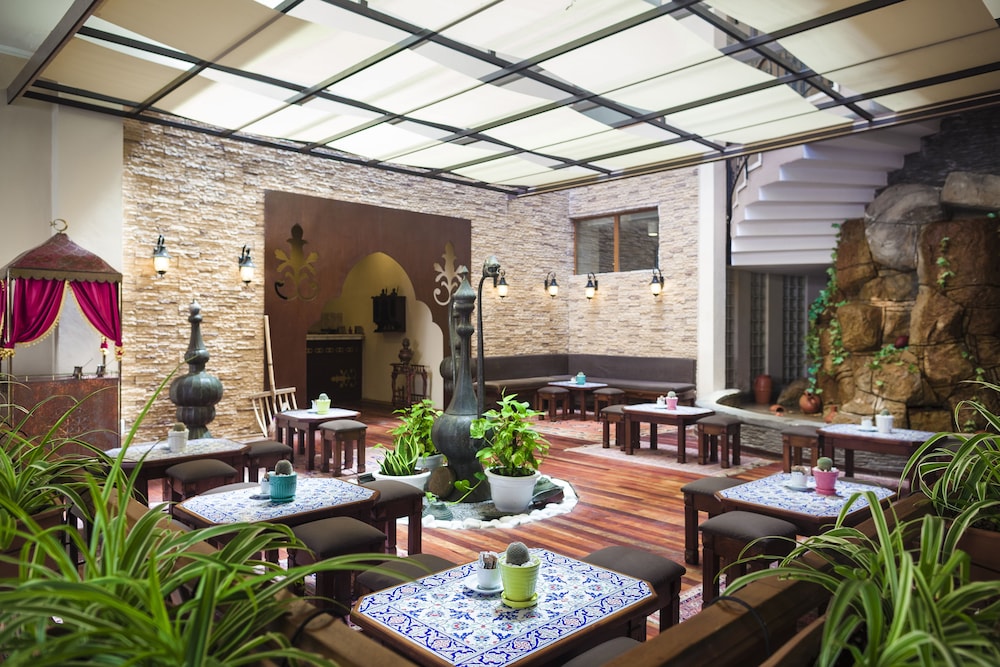 Hotel Turan Prince 25/50