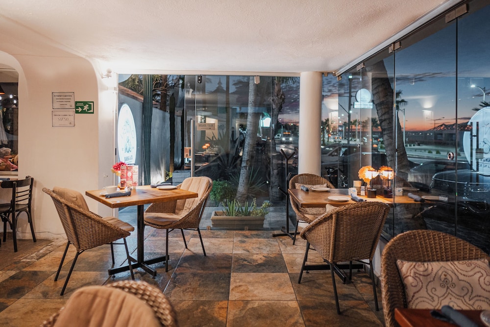 Club Del Moro Hotel Suites 58/72