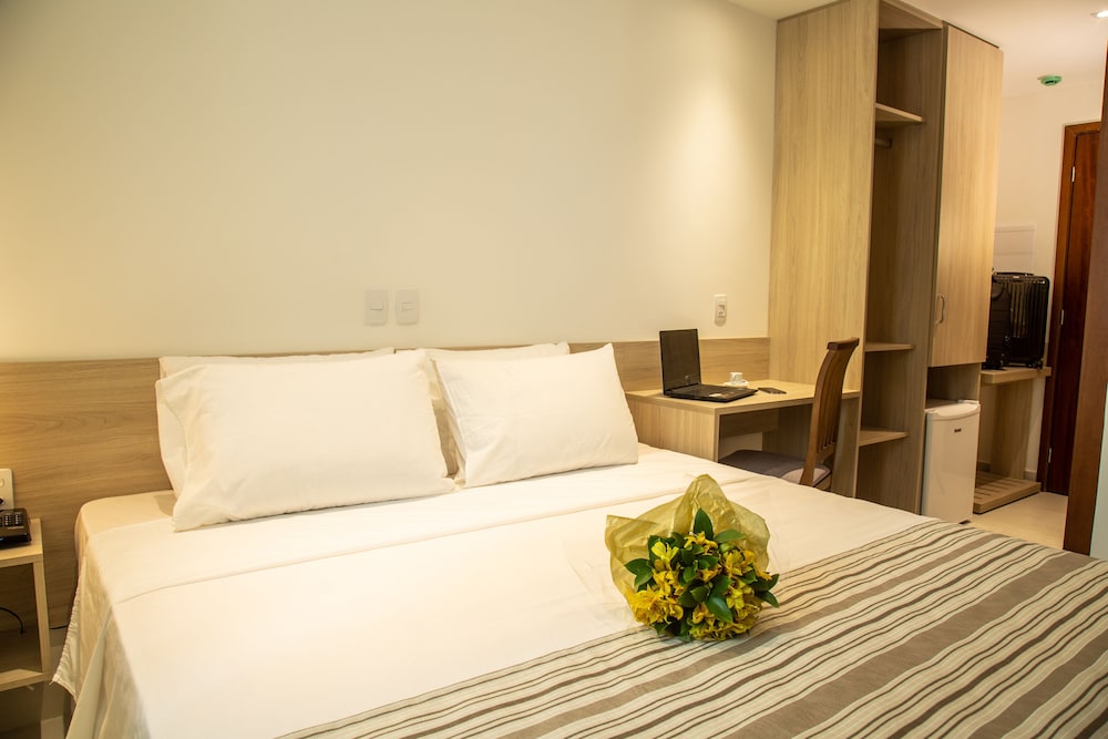 DELUXE, DOUBLE BED