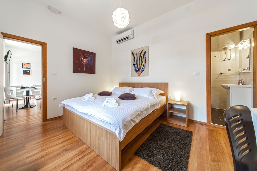 Marmontova Luxury Rooms 18/46