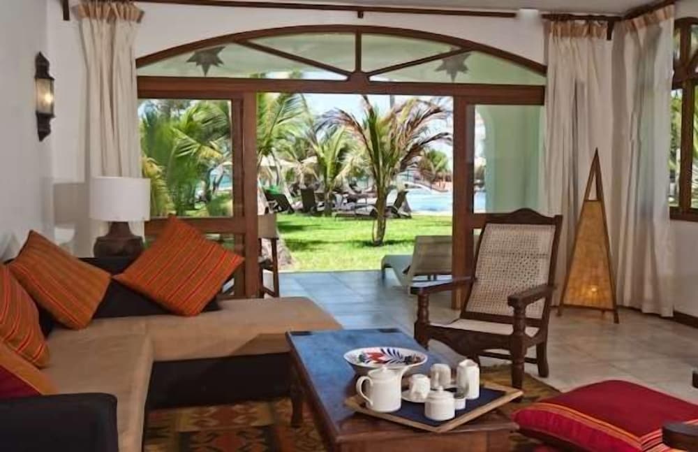 Lantana Galu Beach 28/50