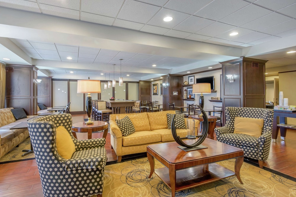 Hampton Inn Meadville 34/45