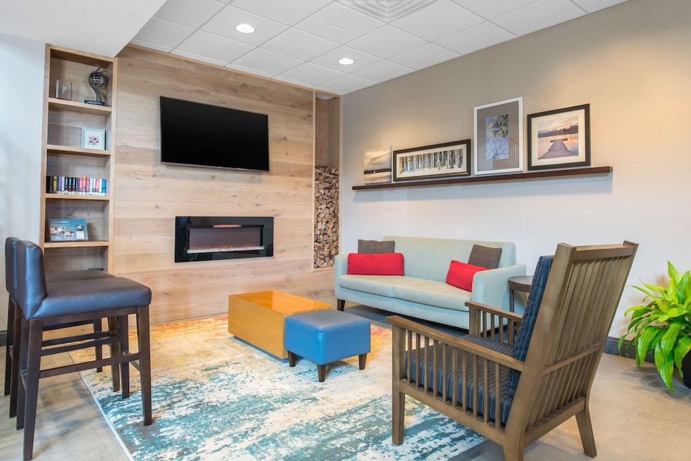 Country Inn & Suites by Radisson, Port Canaveral, FL 22/34
