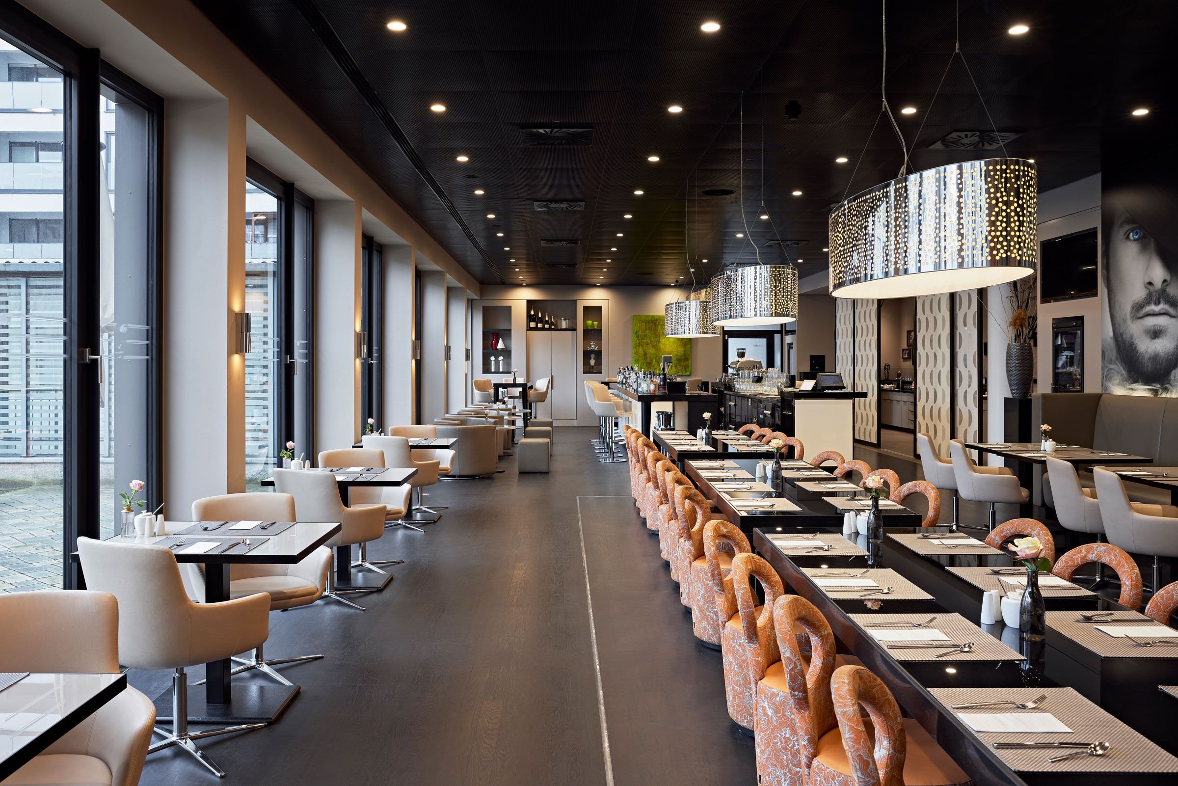 LEGERE HOTEL BIELEFELD 11/12