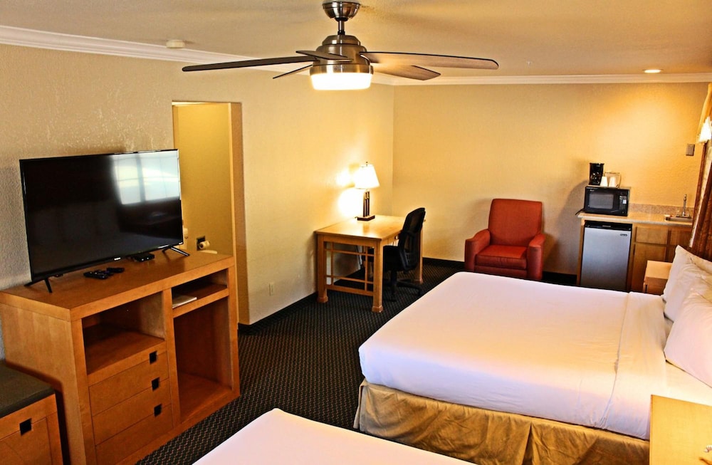 Lake Point Lodge 11/24