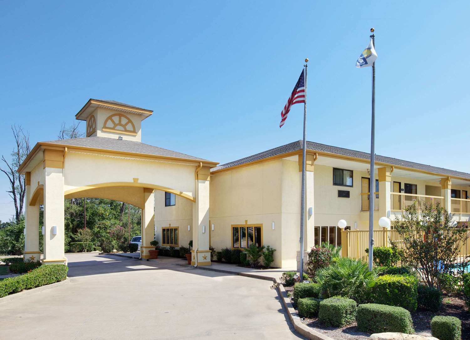 Hotel Blue Fairfield TX 2/11