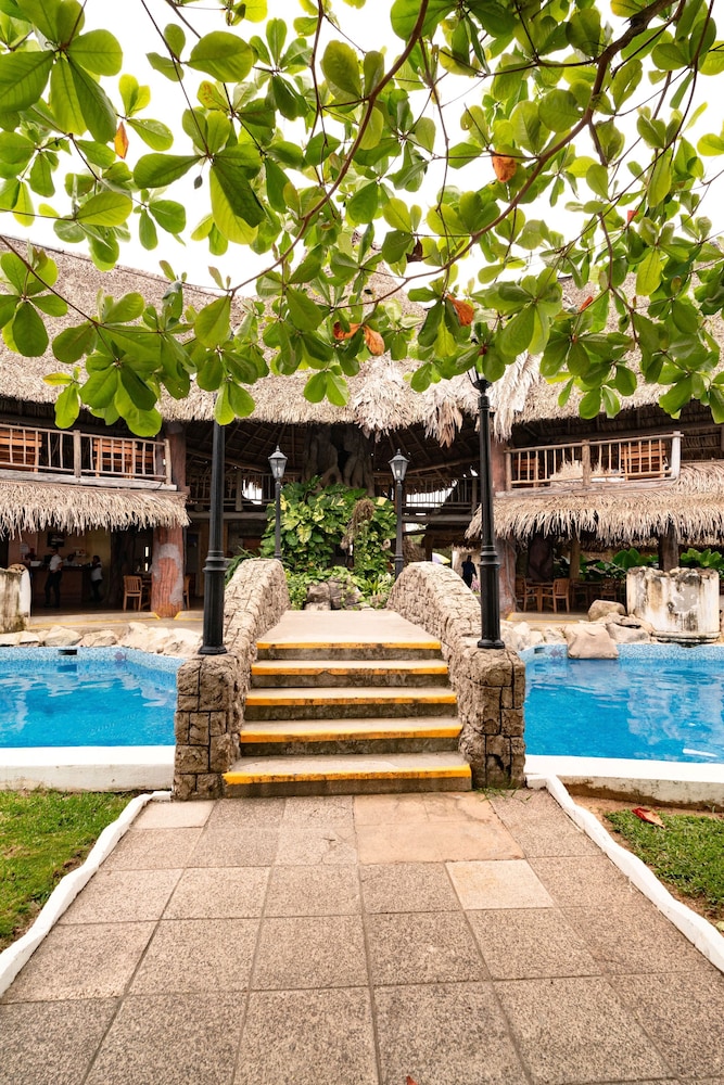Amatique Bay Hotel 47/58