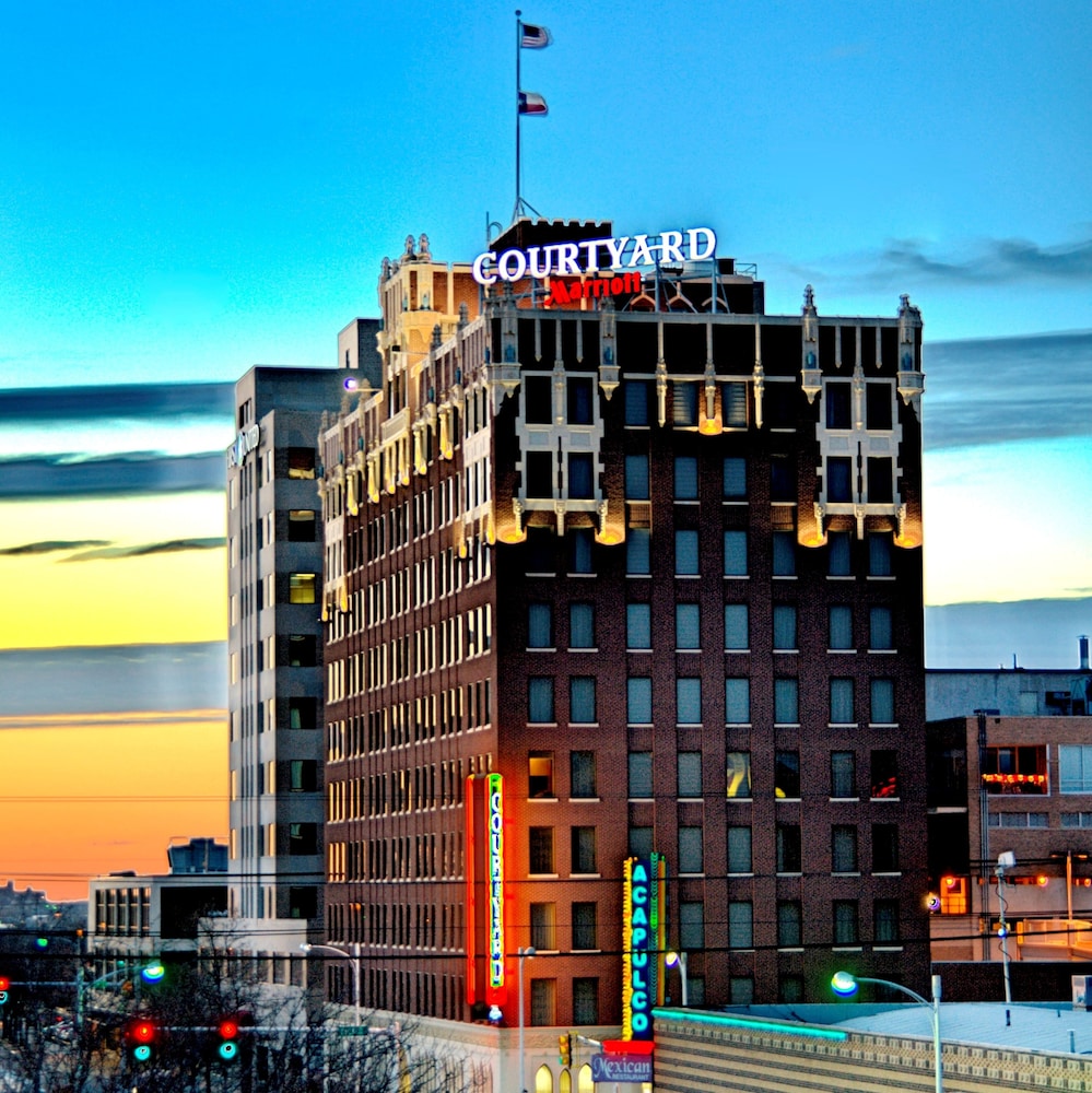 Courtyard By Marriott Amarillo Downtown 2/37