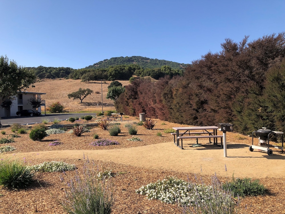 Days Inn by Wyndham Novato/San Francisco 7/50
