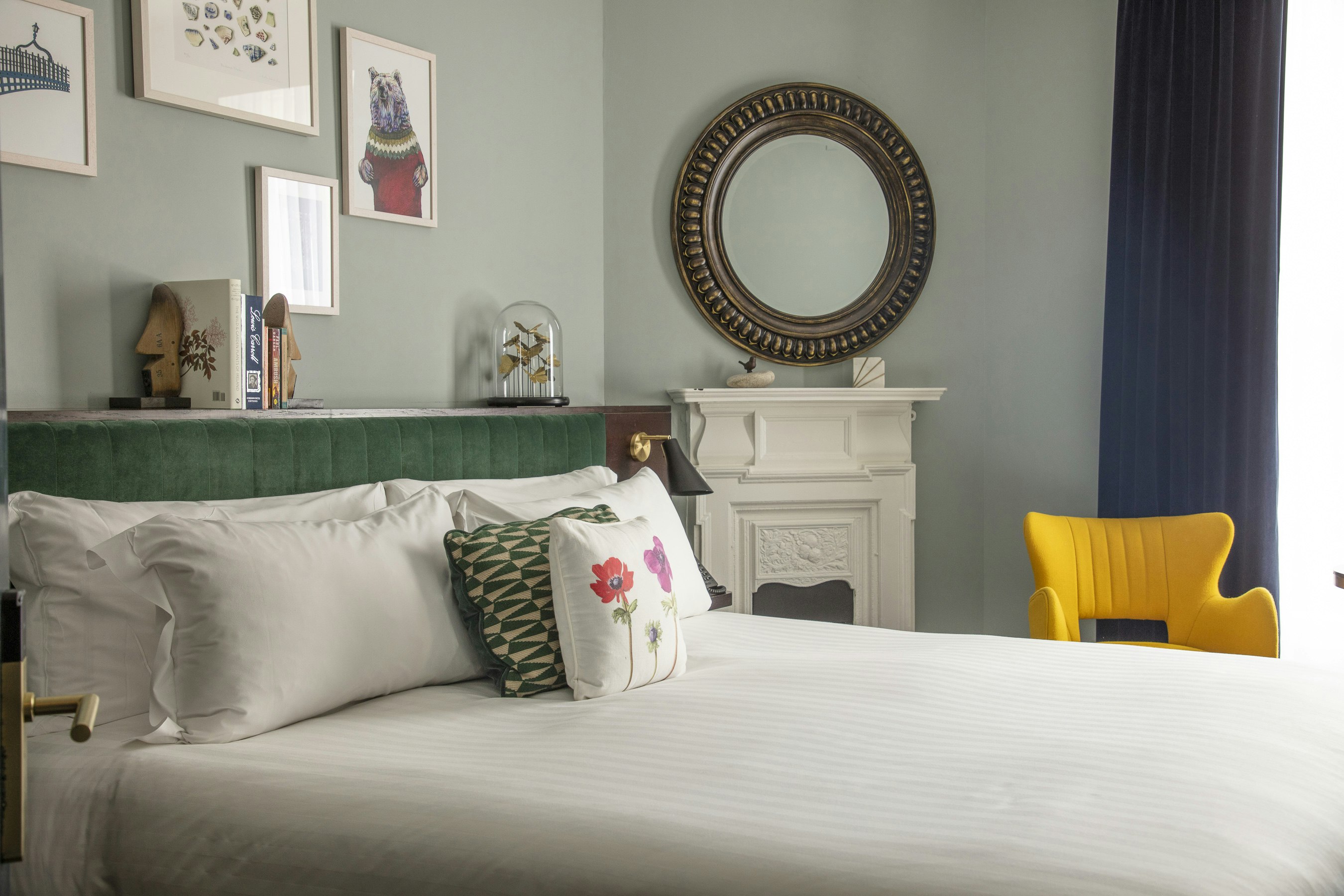 Deluxe, Town House