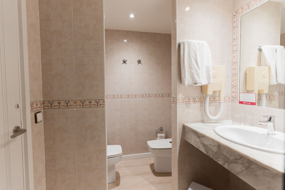 Minura Cala Galdana and Apartamentos D Aljandar 50/50