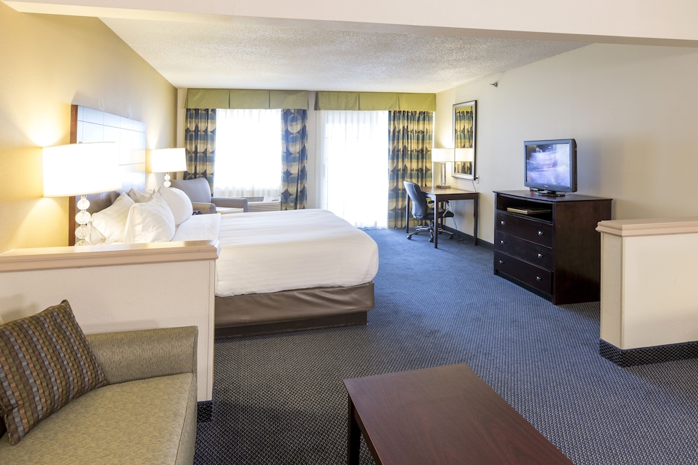 Holiday Inn Express Suites St Joseph 46/69