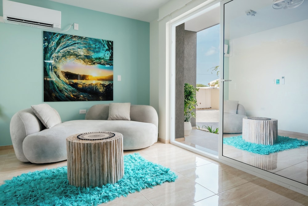 2 BEDROOMS, PREMIUM, SUITE, 2 BATHROOMS