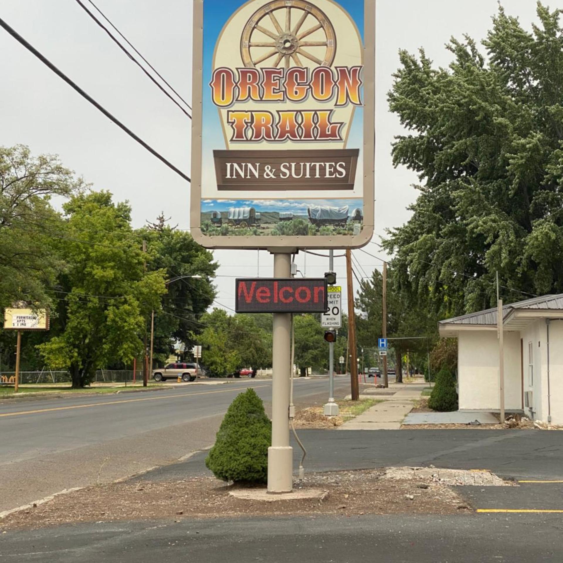 Oregon Trail Inn and Suites 3/50