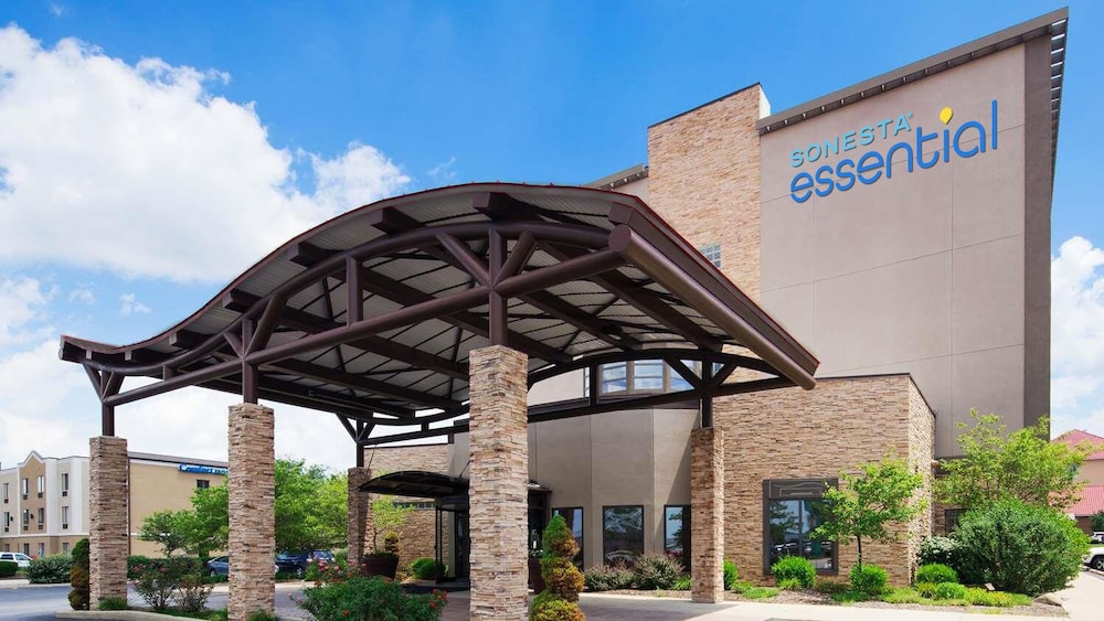 Sonesta Essential Indianapolis Airport 1/34