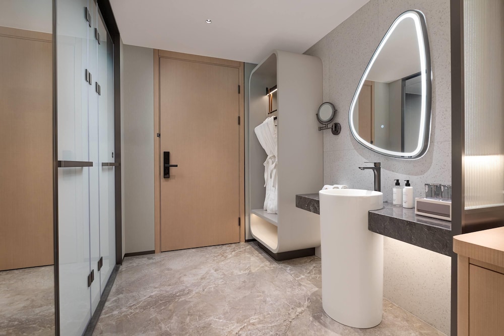 Microtel by Wyndham Maoming Dianbai 32/34