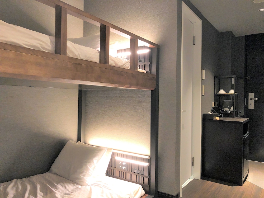 J Hotel Tokyo GEO 6/17