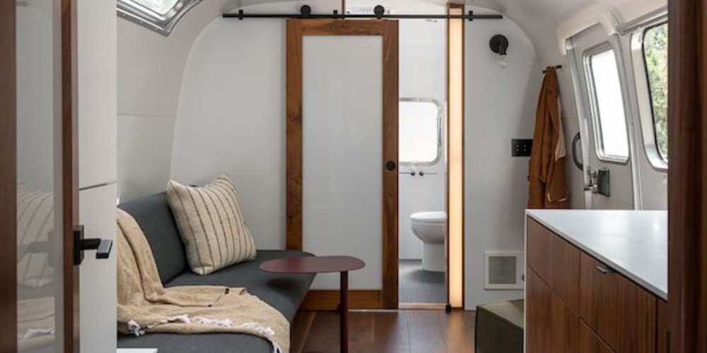 Airstream, Premium, Suite