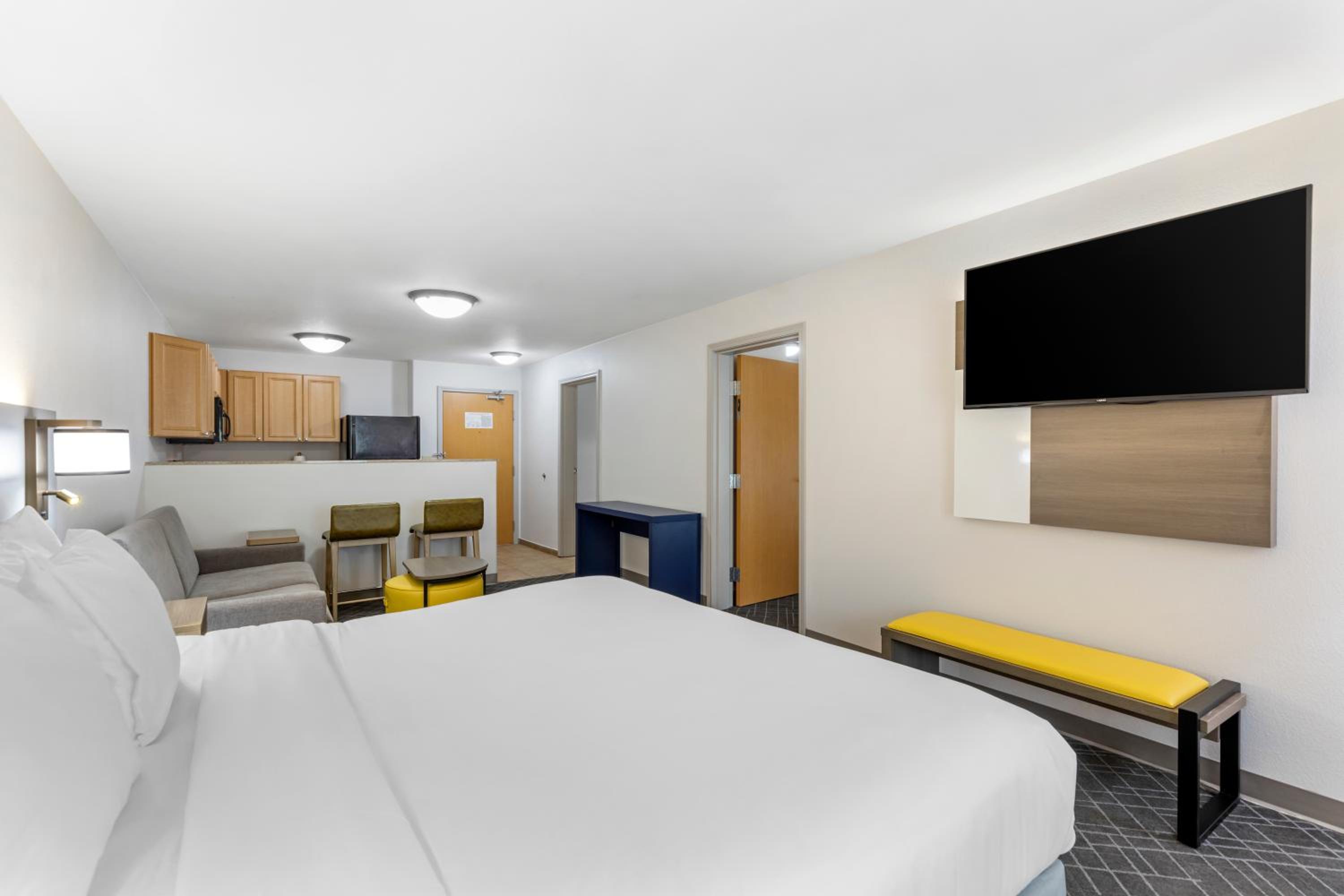 Efficiency, Superior, Family, Suite, King Bed