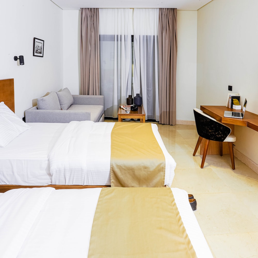 Newcity Suites Apartments 12/50
