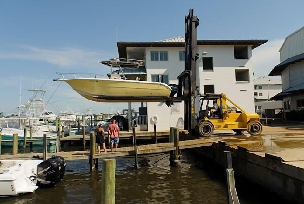 Pirates Cove Resort and Marina 29/36