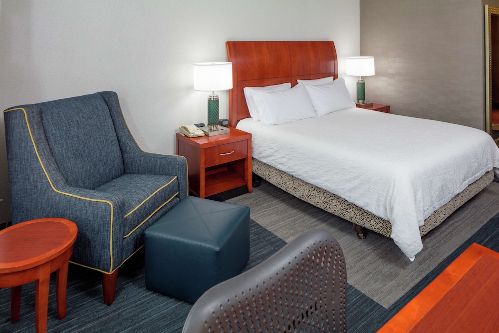 Hilton Garden Inn Plymouth, MA 16/48