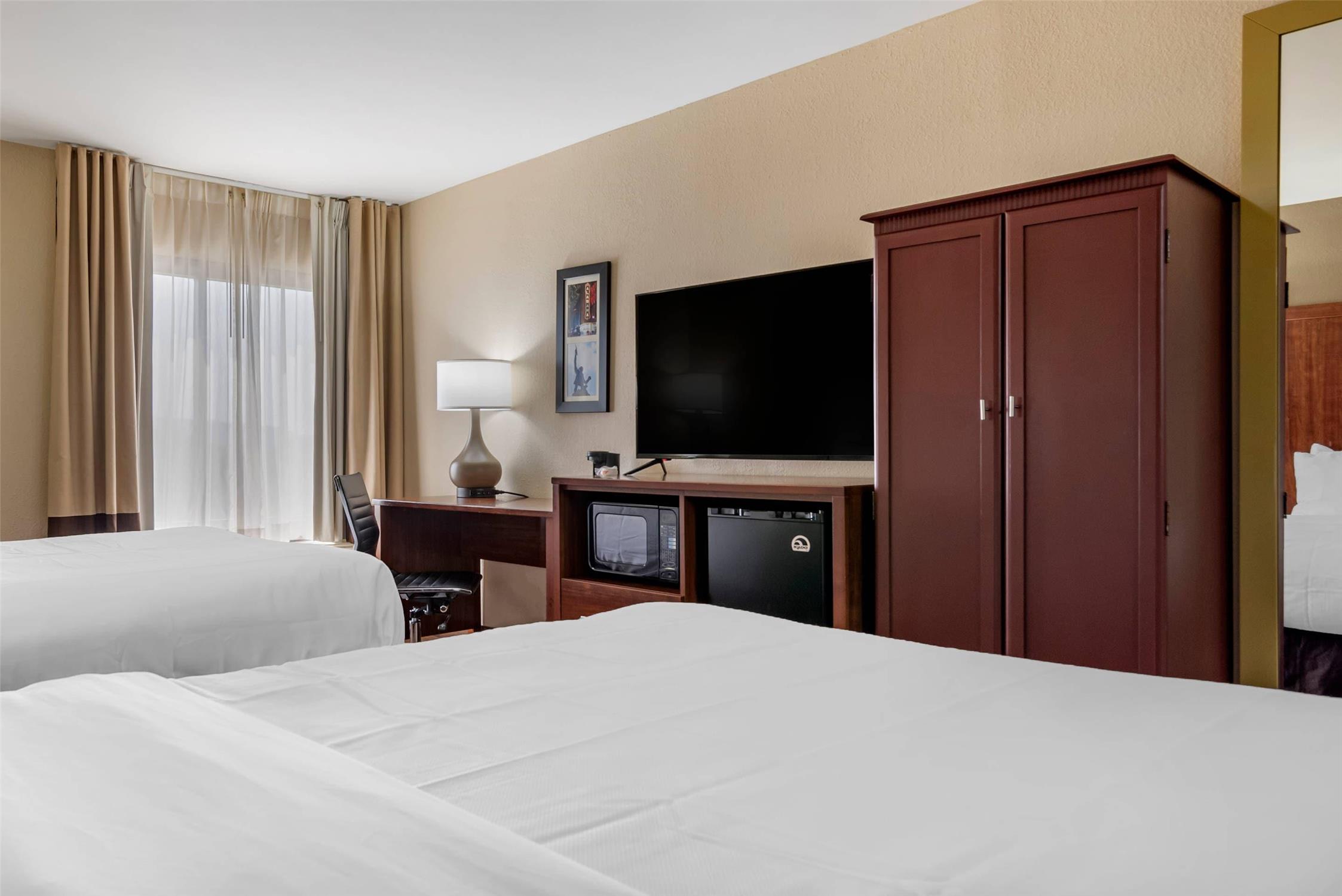 ROOM, 2 DOUBLE BEDS