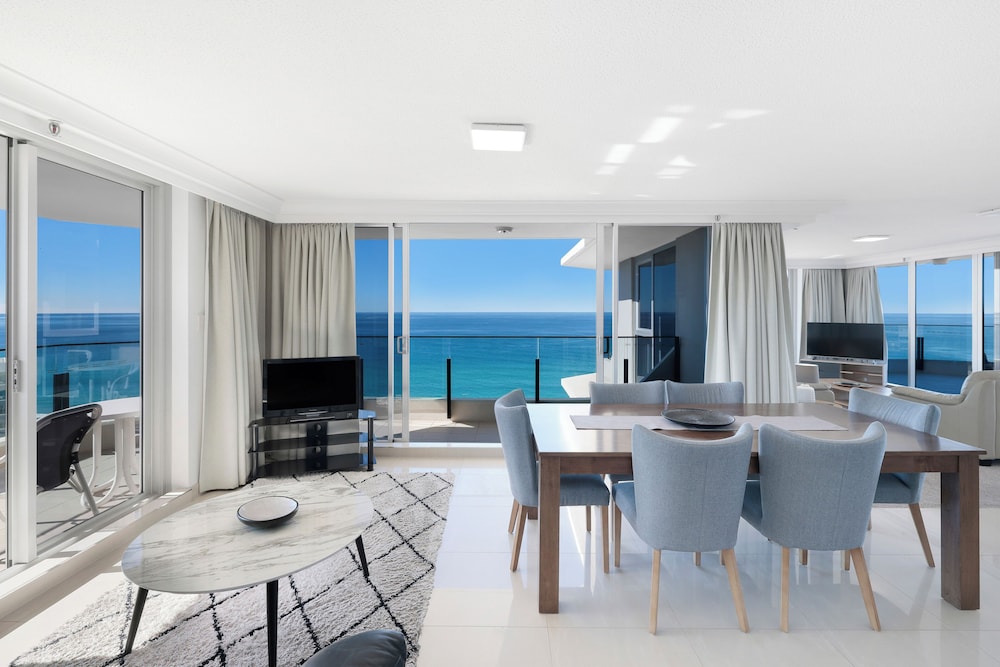 ULTIQA Beach Haven on Broadbeach 41/50