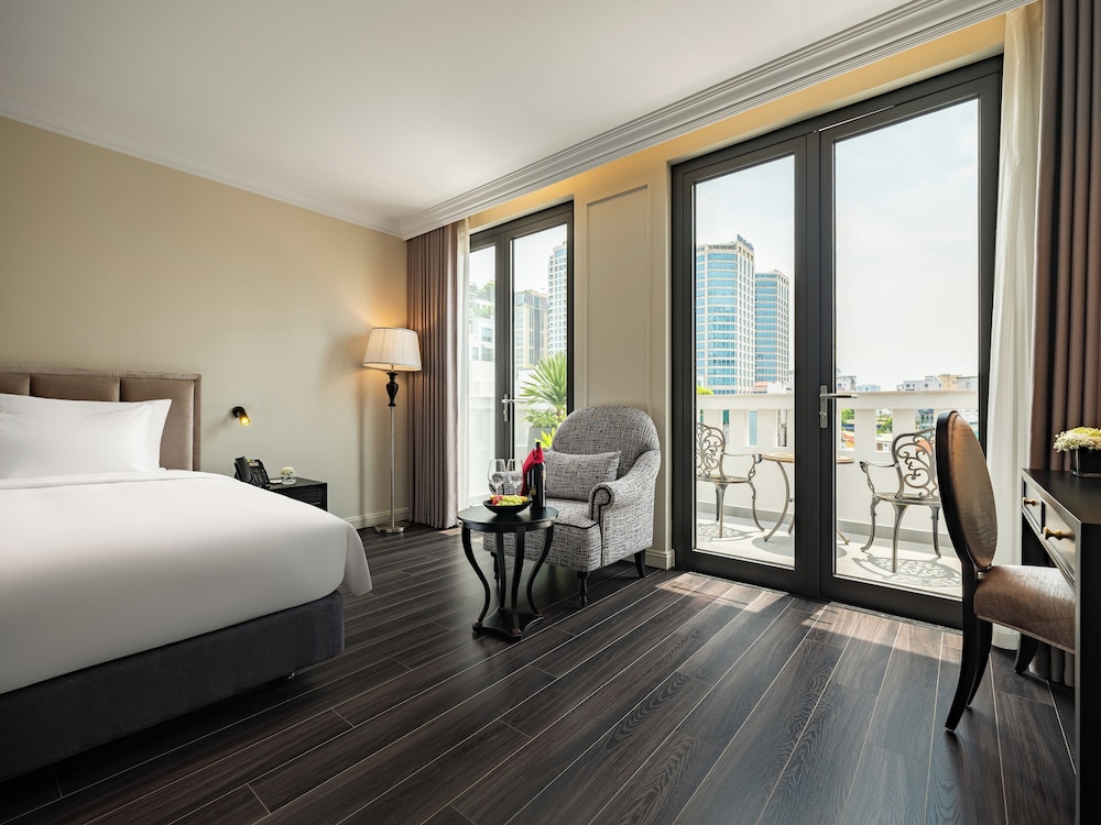 EXECUTIVE, CITY VIEW