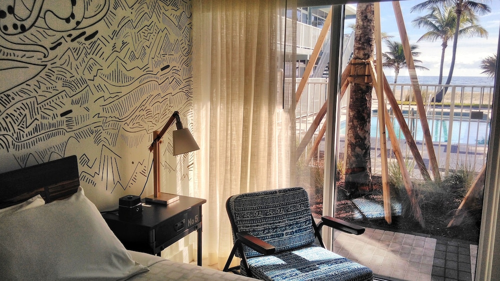 Plunge Beach Hotel 42/66