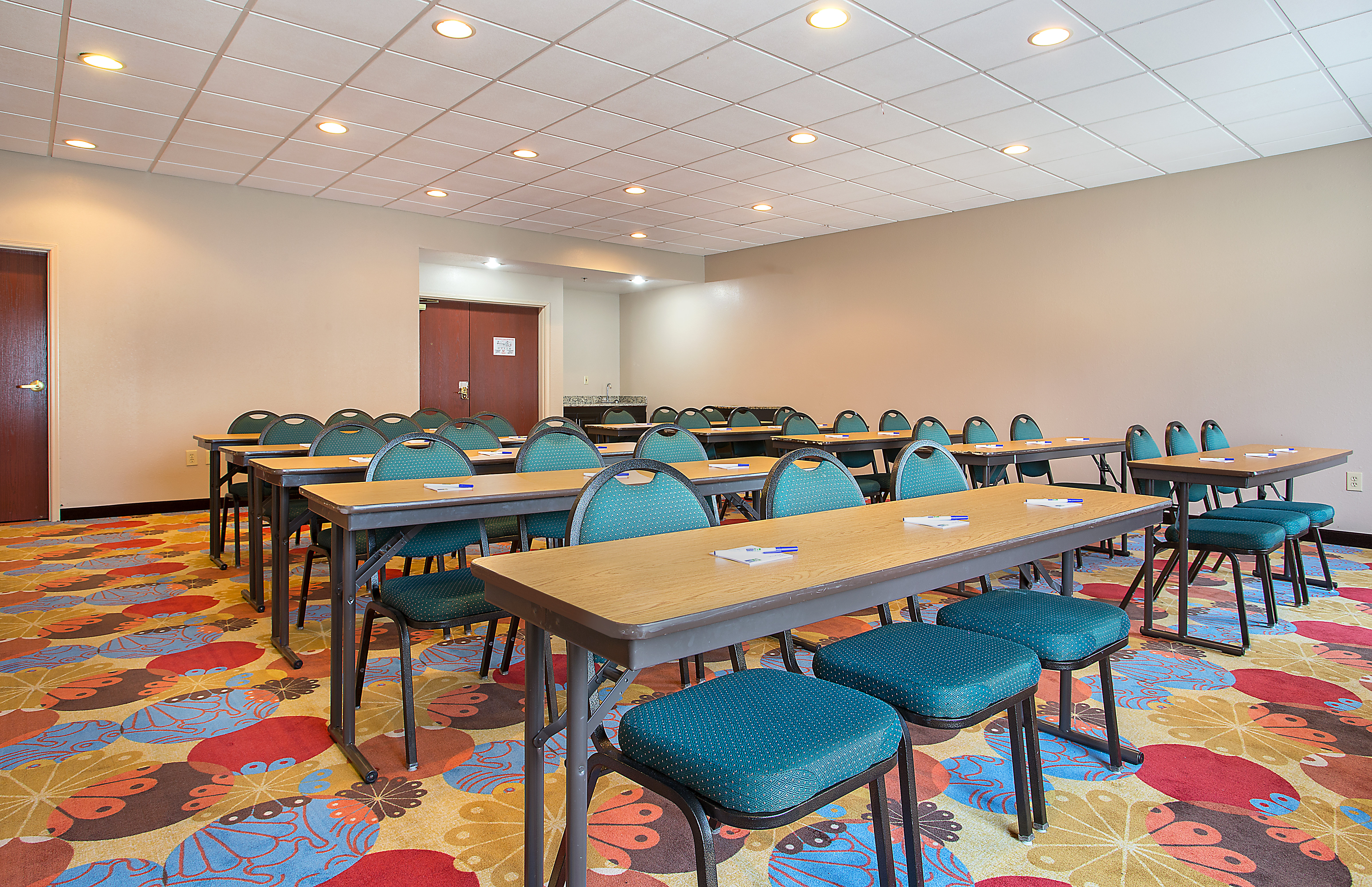Holiday Inn Express Hotel & Suites Murphy 38/40