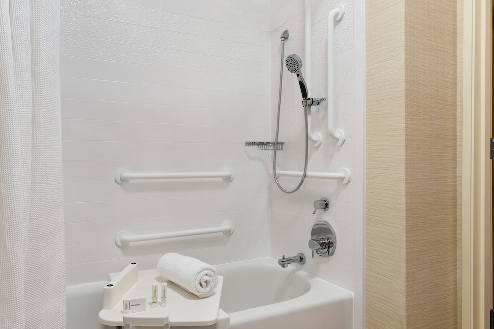 Fairfield Inn By Marriott Deptford 6/26