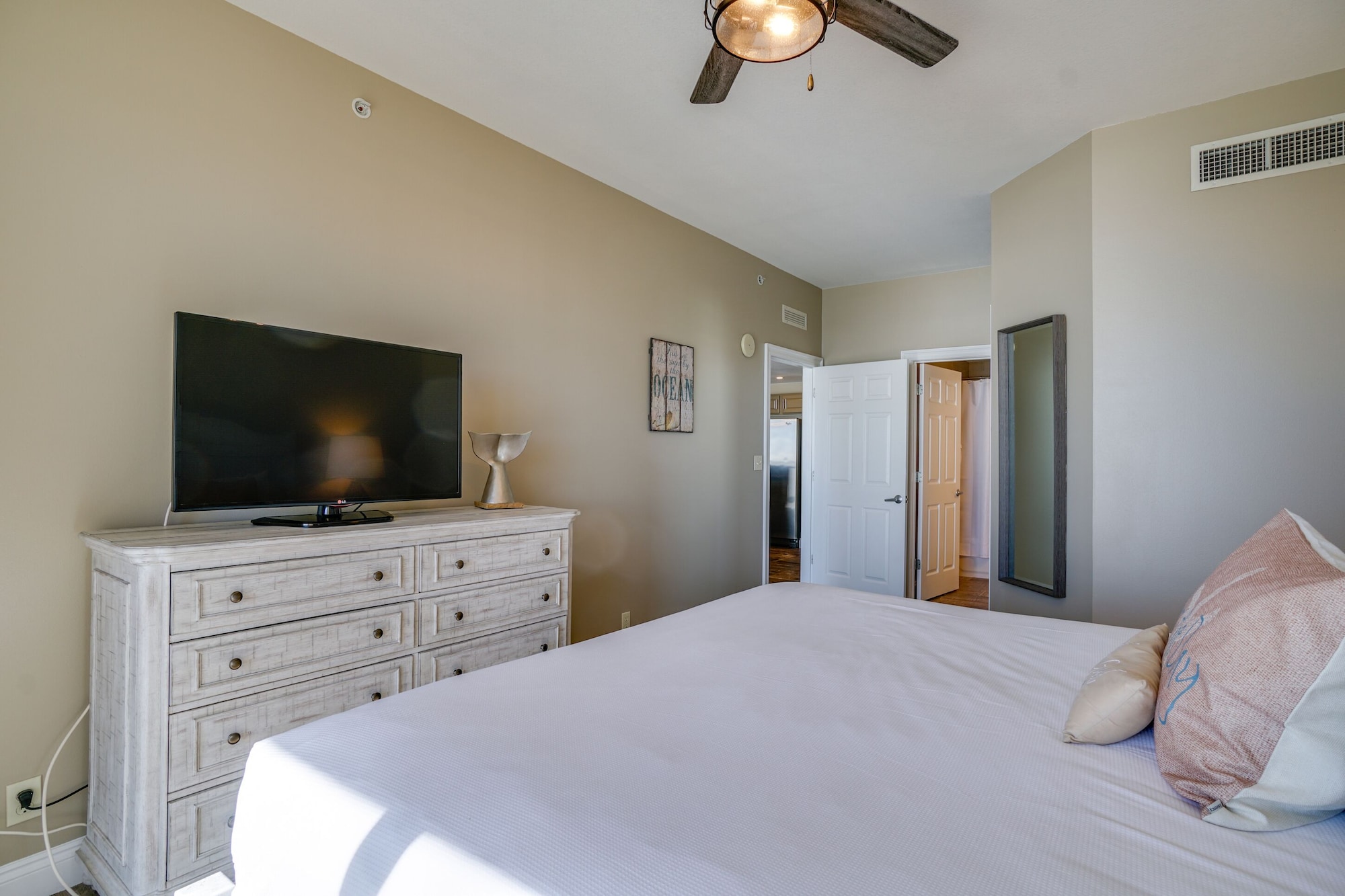 3 Bedrooms, Condo, 2 King Beds, Queen Bed, Sea View, Sofa