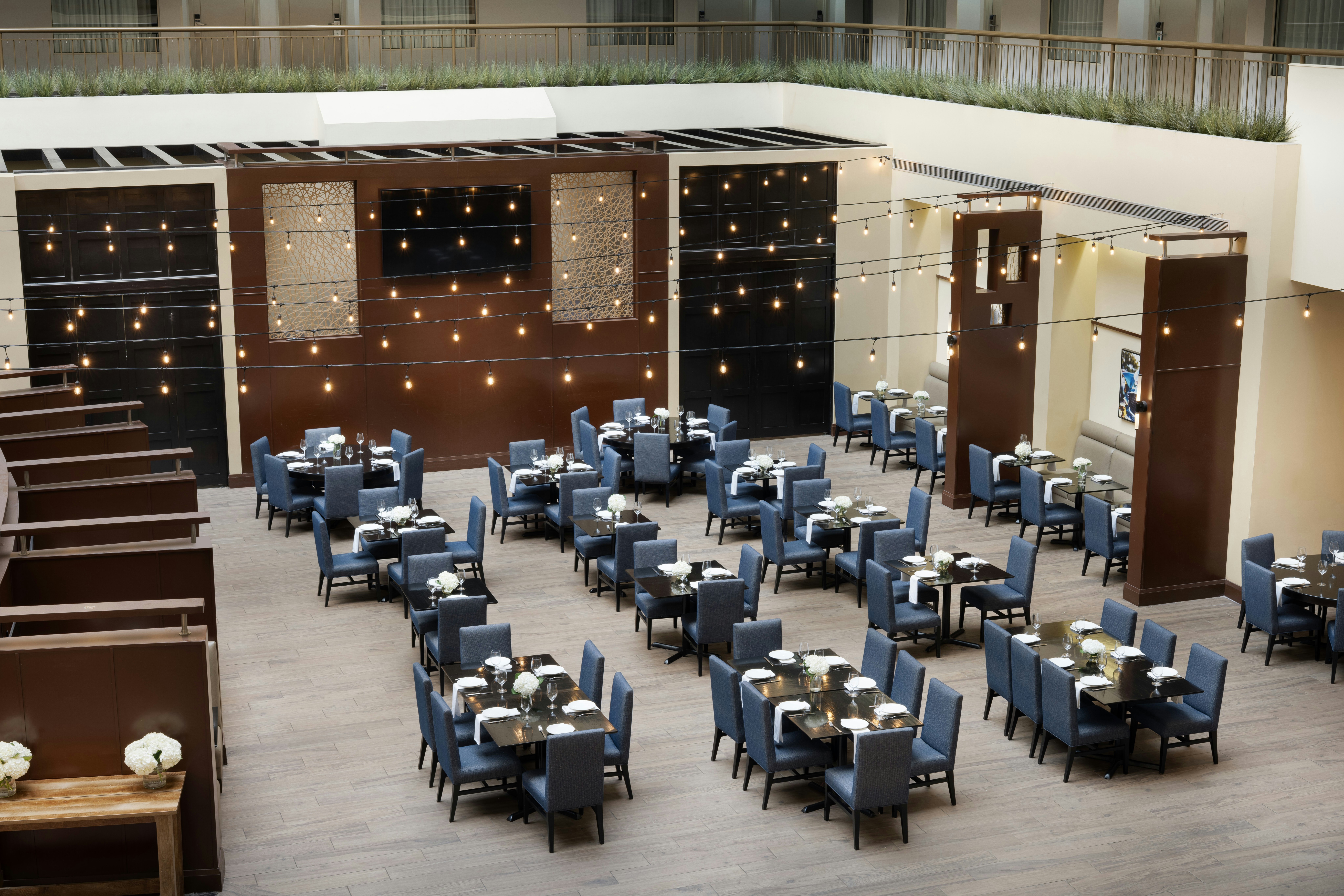 Embassy Suites by Hilton Detroit Troy Auburn Hills 35/77