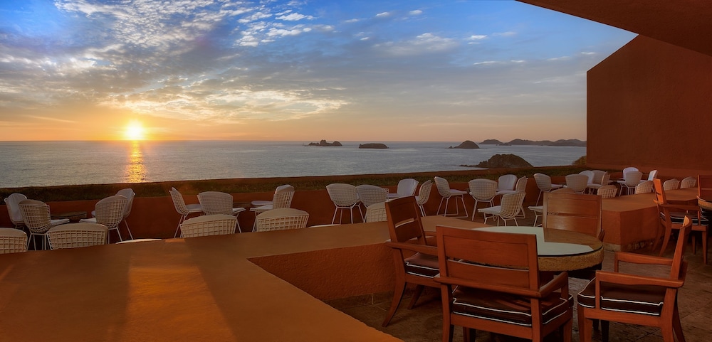 Las Brisas Ixtapa 59/74