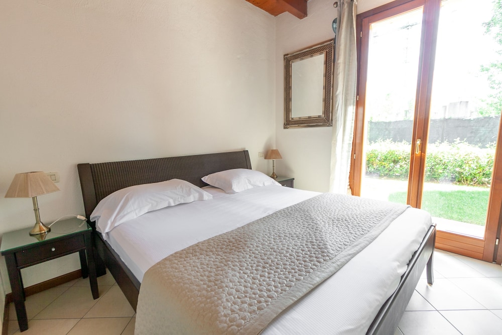 2 BEDROOMS, FAMILY, APARTMENT, POOL VIEW, GROUND FLOOR