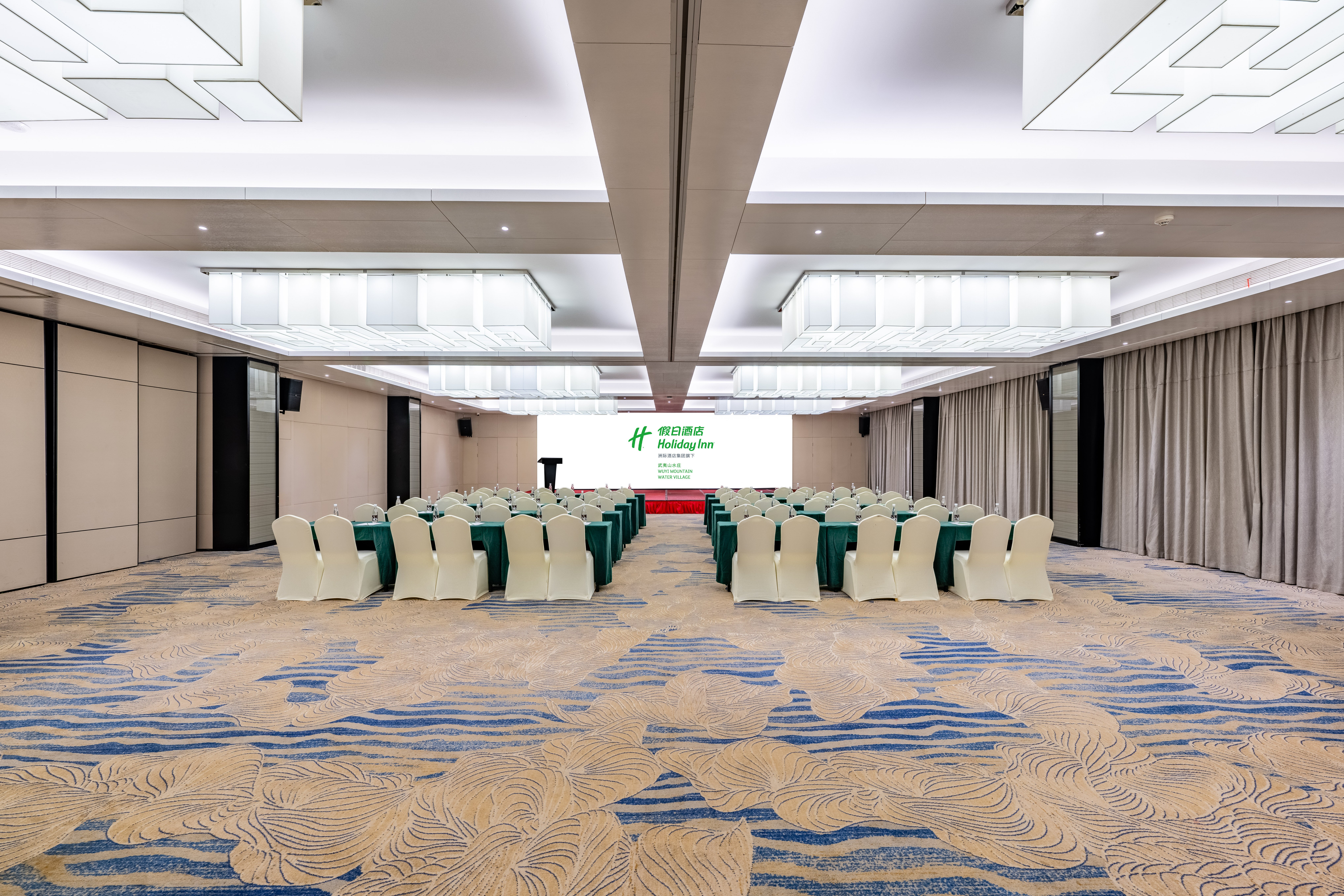Holiday Inn Wuyi Mountain Water Village 24/32