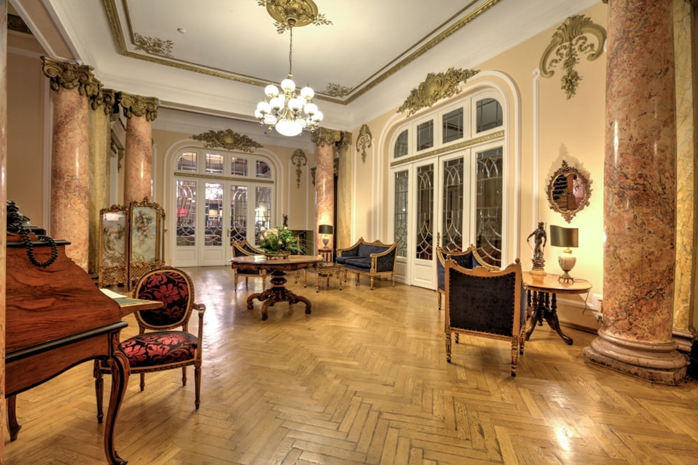 Grand Boutique Hotel 47/77