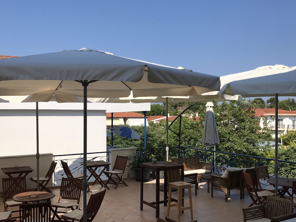 Victor-Eleni Hotel 78/94