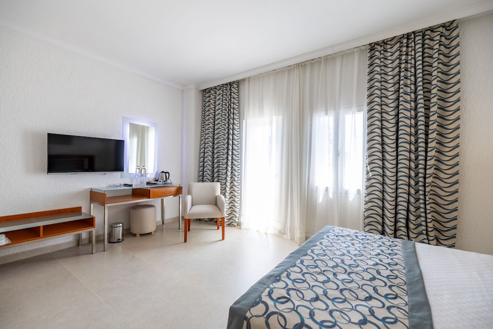 Petunya Beach Resort 37/103