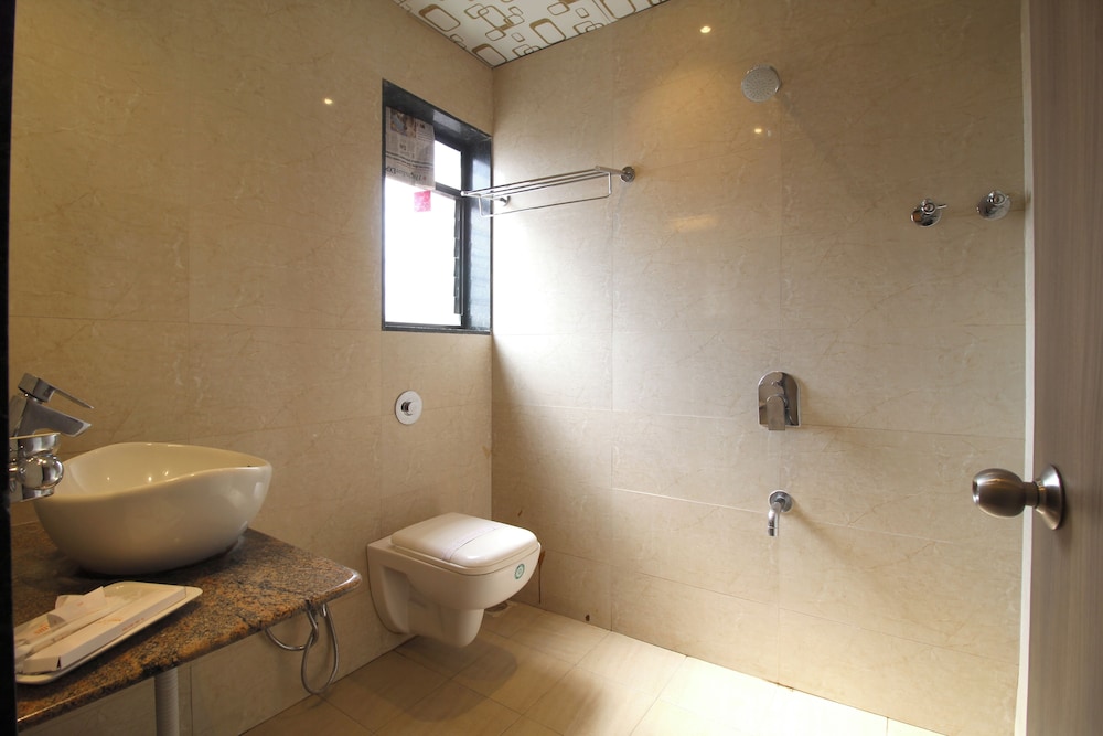 Shivam Hotel 52/58