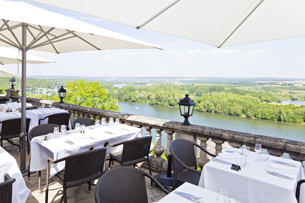 Domaine De La Corniche 58/73
