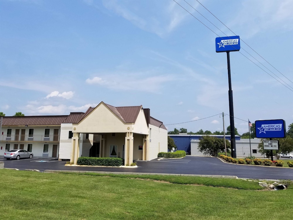Americas Best Value Inn Manchester TN 4/22