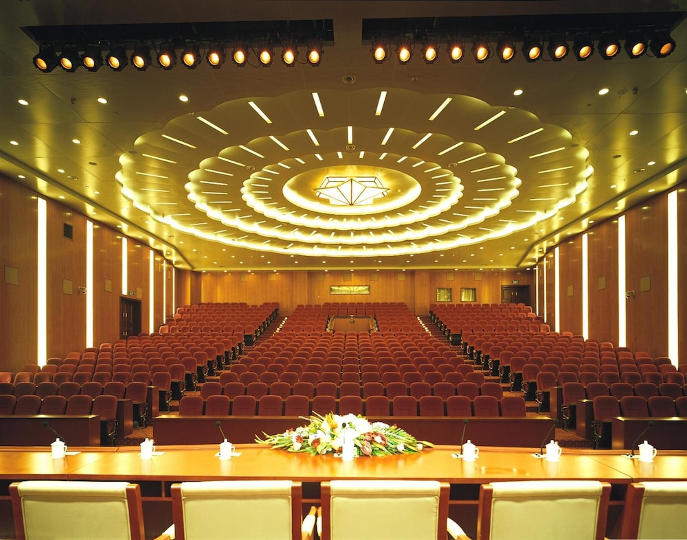 Xinhai Jinjiang Hotel 3/45