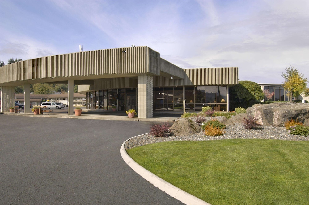 Red Lion Hotel Coos Bay 3/39